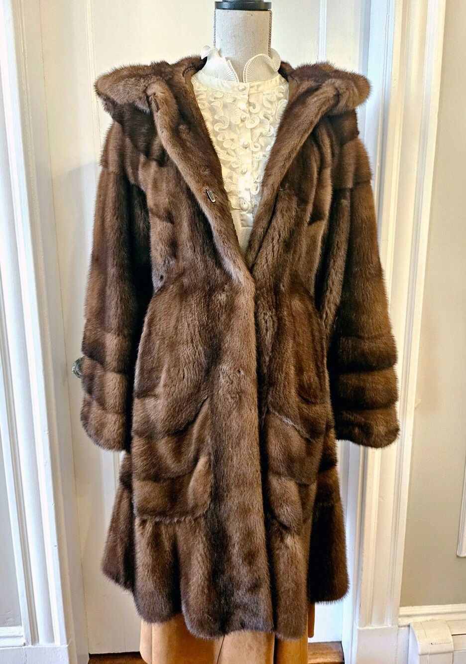 Gorski Long Mink Fur Coat, Scanbrown, size IT 38, US 2-4, NWT